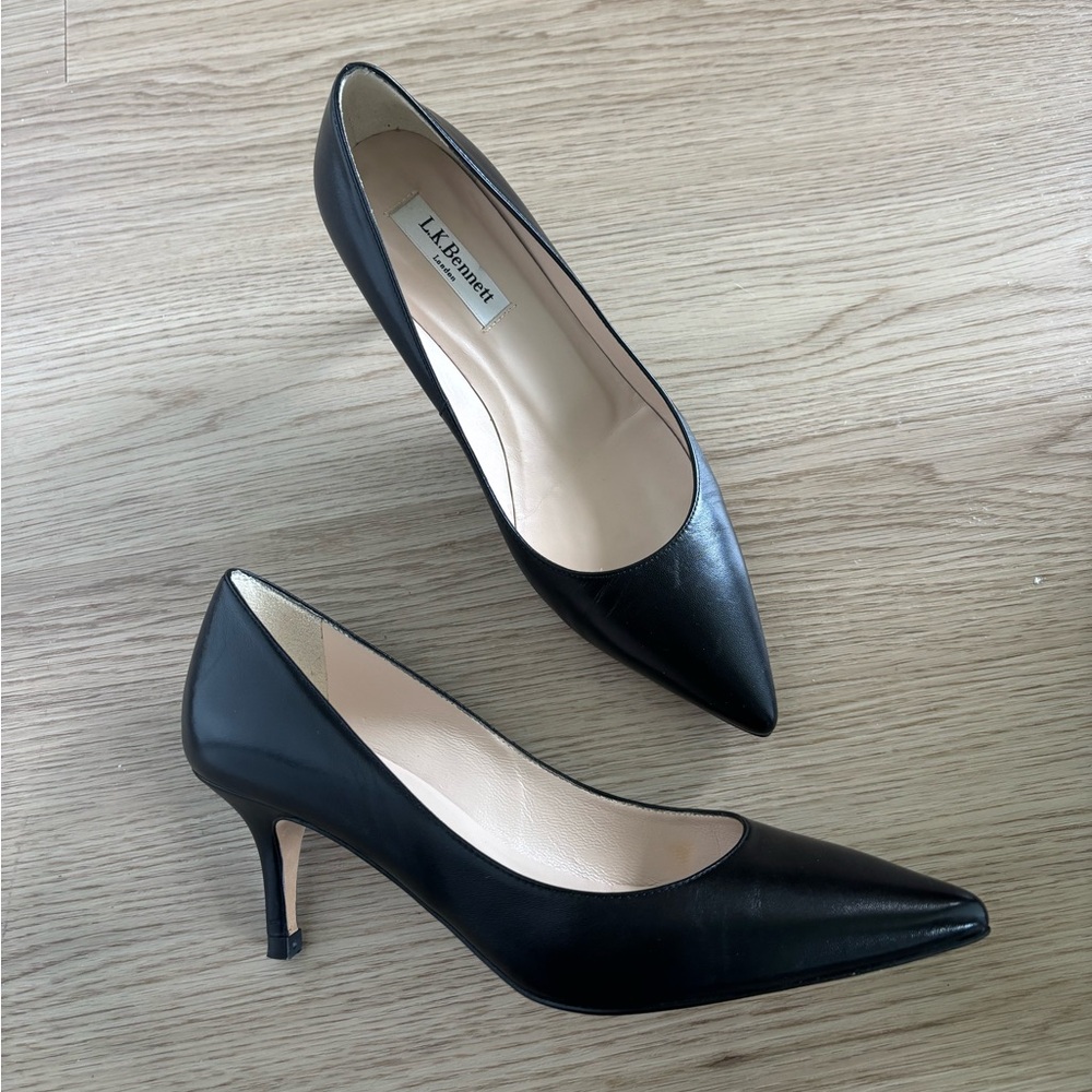 Black leather pointed toe kitten heels
